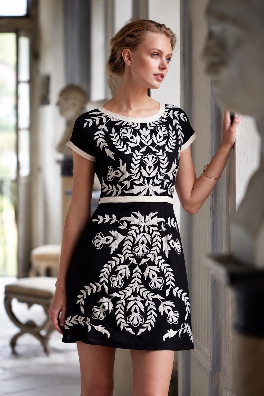 Maeve Anthropologie Women’s Embroidered Floral Dress Black Large